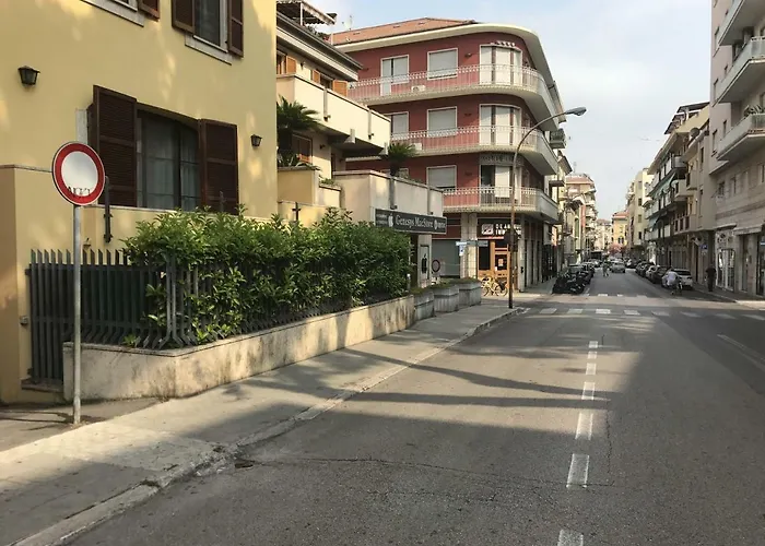 Appartement Monolocale Con Giardino